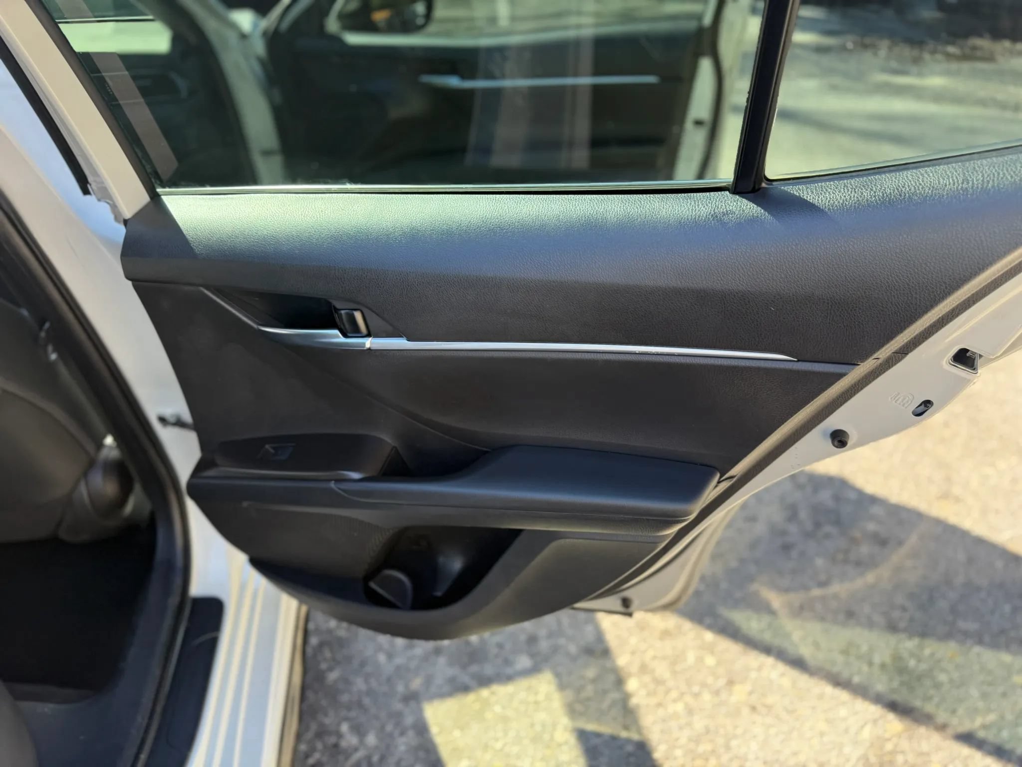Used 2022 Toyota Camry SE FWD image 21