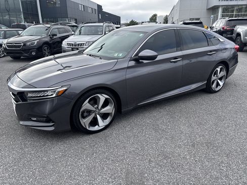 Used 2019 Honda Accord Touring image 3