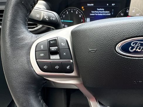 Used 2024 Ford Explorer XLT w/ Equipment Group 202A AWD/4WD image 17