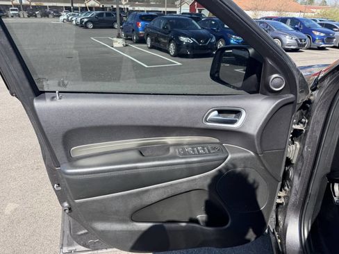 Used 2019 Dodge Durango SXT image 17