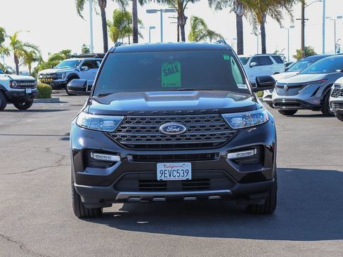 Certified 2022 Ford Explorer XLT w/ Equipment Group 202A RWD image 2