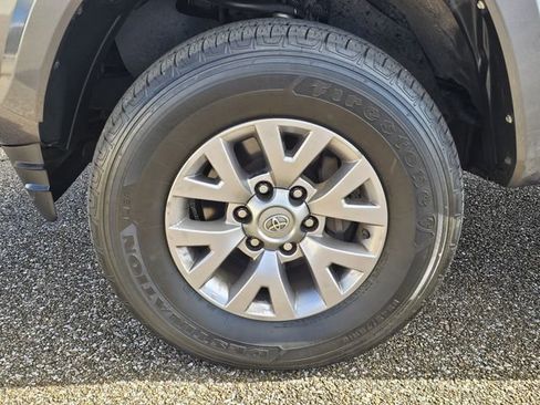 Used 2017 Toyota Tacoma SR5 image 27