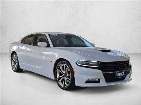 Used 2015 Dodge Charger R/T w/ Plus Group RWD image 3