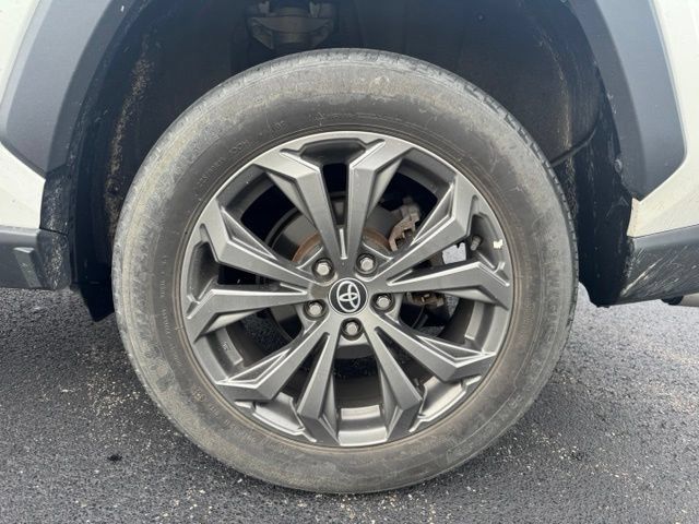 Certified 2023 Toyota RAV4 XLE Premium AWD/4WD image 11