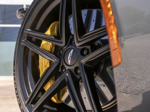 New 2026 Aston Martin V8 Vantage Coupe RWD image 3