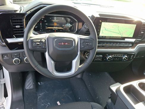 New 2026 GMC Sierra 1500 Elevation image 7