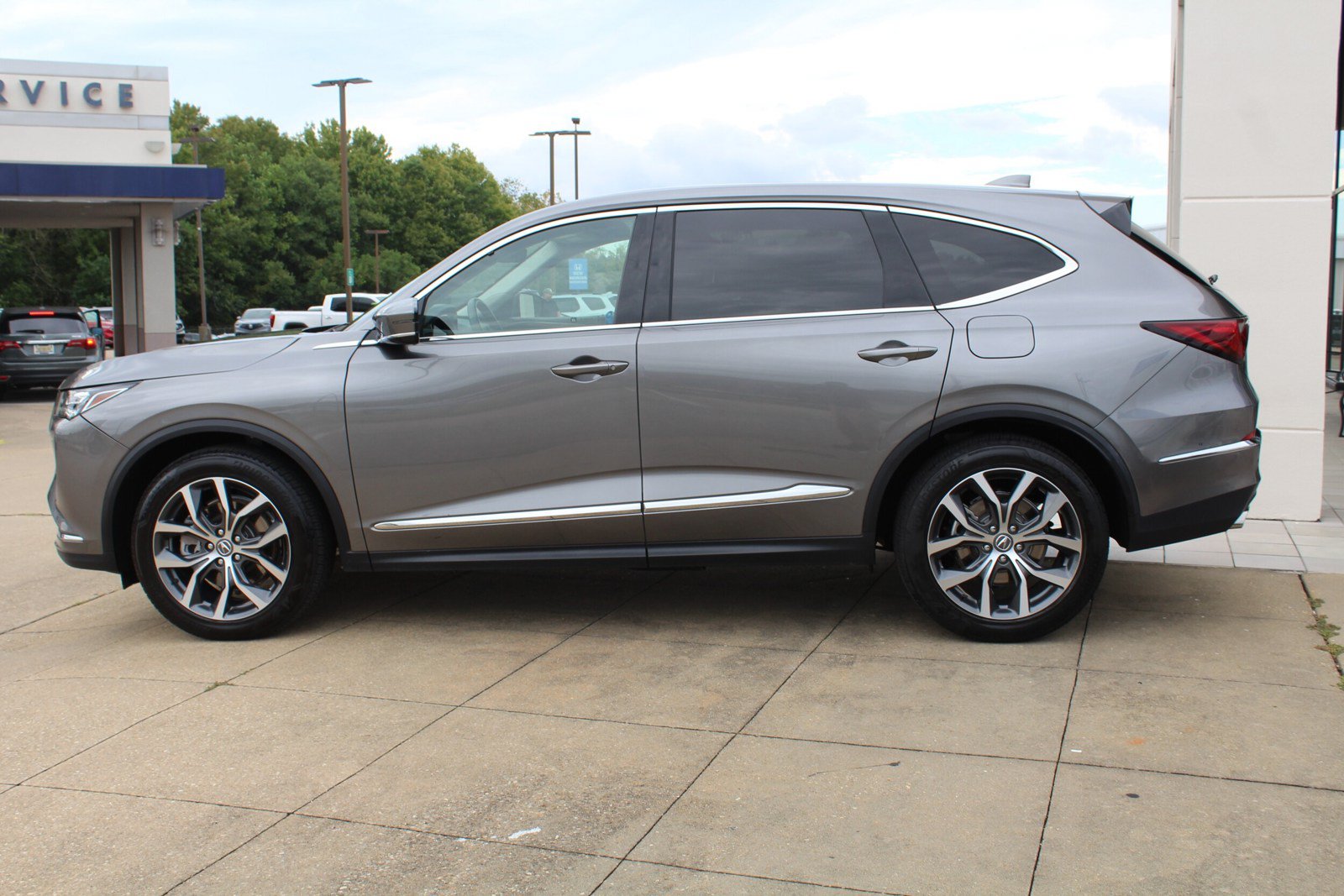 Certified 2024 Acura MDX w/ Technology Package AWD/4WD image 7