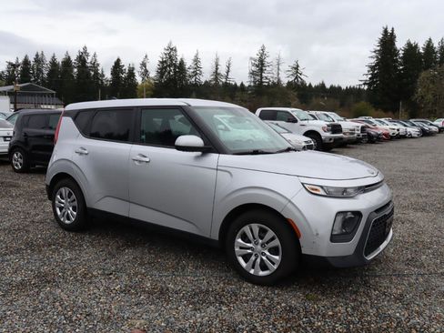 Used 2021 Kia Soul LX image 5