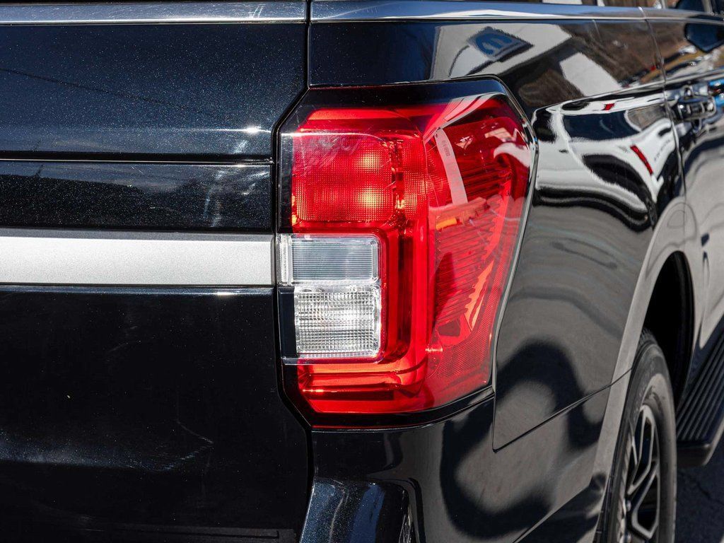 Used 2024 Ford Expedition XLT AWD/4WD image 33