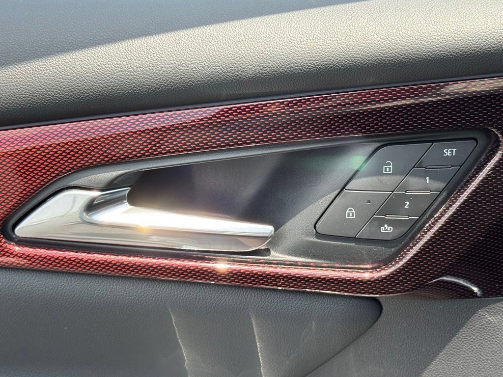 Used 2025 Chevrolet Traverse RS w/ LPO, Floor Liner Package AWD/4WD image 18
