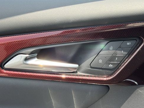 Used 2025 Chevrolet Traverse RS AWD/4WD image 18