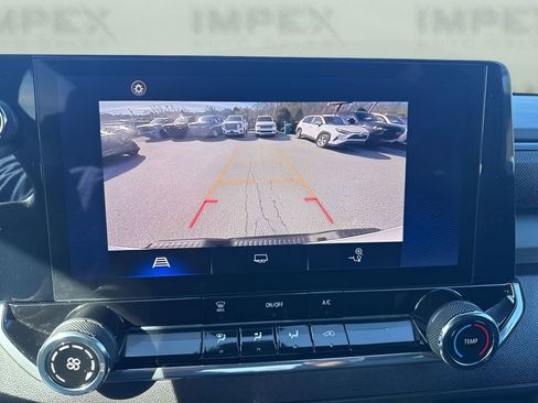 Used 2023 Chevrolet Colorado W/T image 18