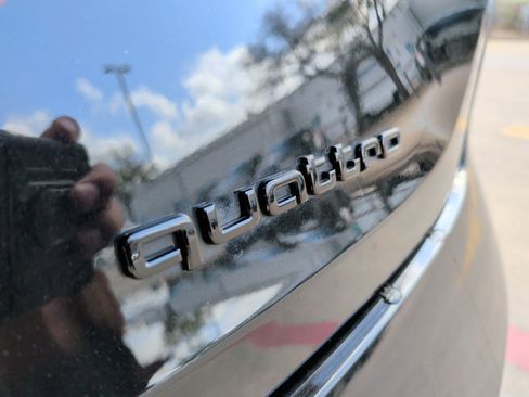 Used 2023 Audi e-tron Premium Plus w/ Premium Plus Package image 36