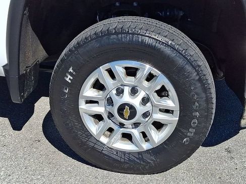 Used 2025 Chevrolet Silverado 2500 LT w/ Convenience Package AWD/4WD image 8