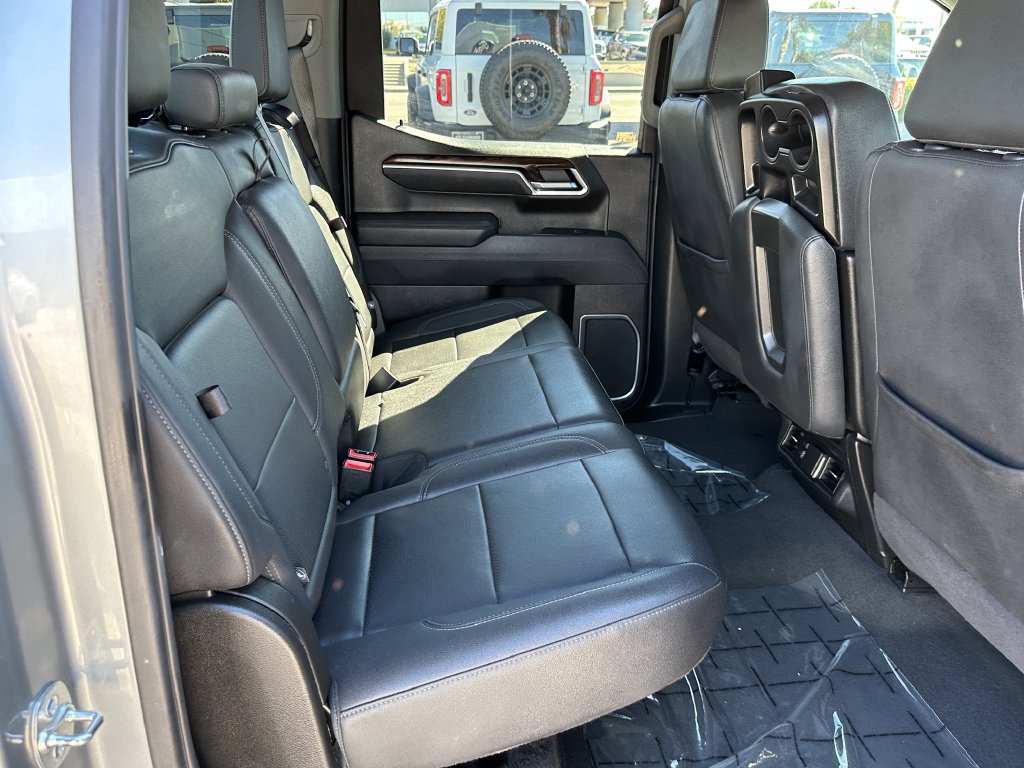 Used 2025 GMC Sierra 1500 SLT AWD/4WD image 19