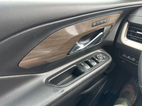 Used 2023 GMC Terrain Denali image 20