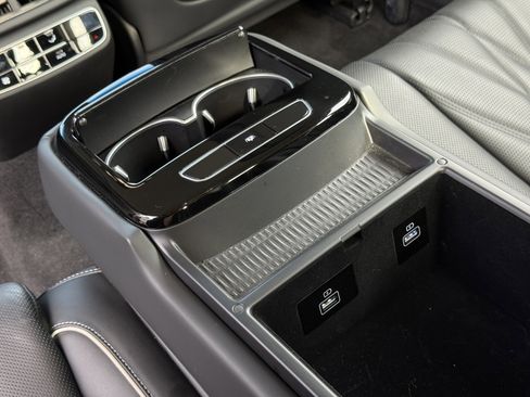 Used 2023 Genesis G80 image 40