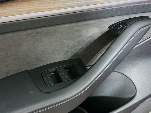 Used 2023 Tesla Model 3 Standard Range image 15