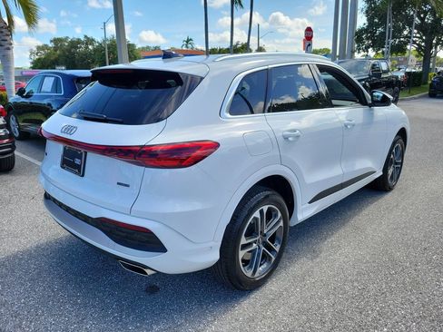Certified 2025 Audi Q5 Premium w/ Convenience Package AWD/4WD image 4
