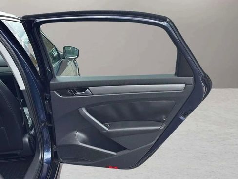 Used 2014 Volkswagen Passat TDI SE image 19