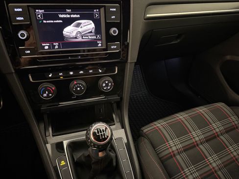 Used 2018 Volkswagen GTI S FWD image 22