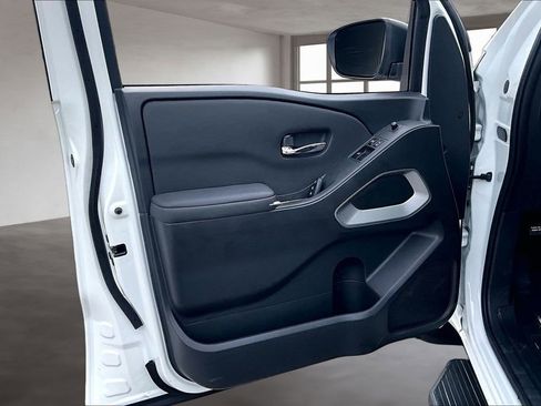 Used 2024 Nissan Frontier SV RWD image 20