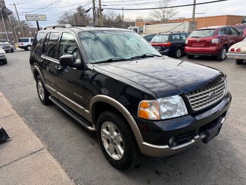 Used 2004 Ford Explorer Eddie Bauer image 2