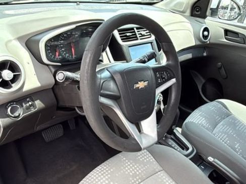 Used 2017 Chevrolet Sonic LT FWD image 15