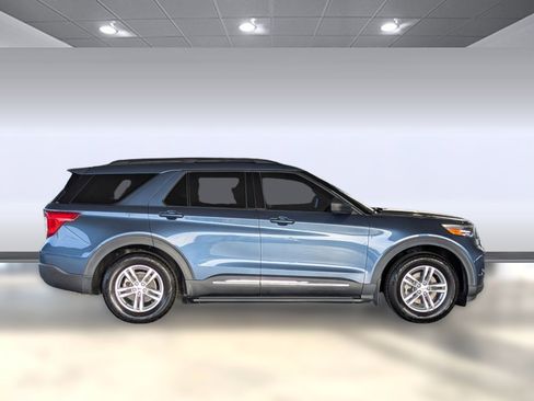 Certified 2020 Ford Explorer XLT image 7