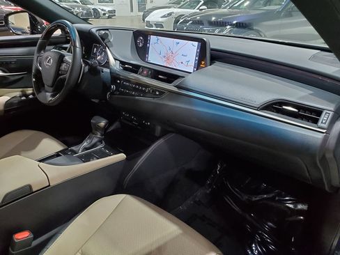 Used 2019 Lexus ES 350 w/ Premium Package FWD image 14