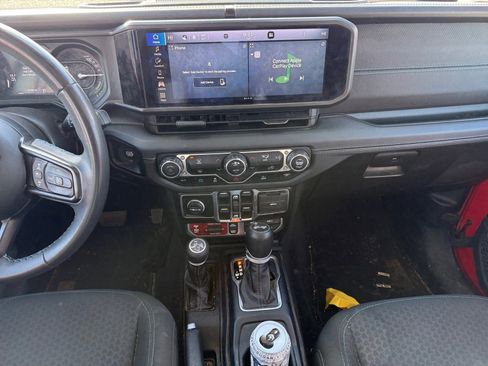 Used 2024 Jeep Wrangler Unlimited Rubicon 4xe image 11