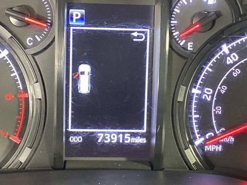 Used 2021 Toyota 4Runner SR5 AWD/4WD image 18