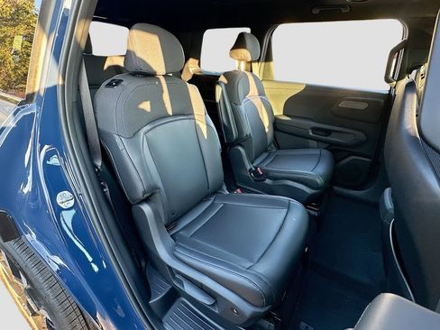 New 2027 Kia Telluride S image 29