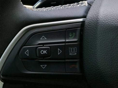 Used 2023 Jeep Grand Cherokee L Laredo AWD/4WD image 17