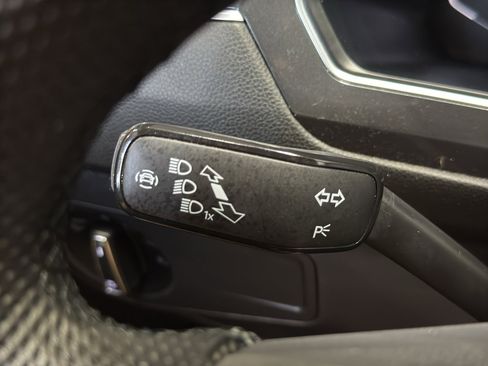 Used 2022 Volkswagen Tiguan SEL R-Line AWD/4WD image 25