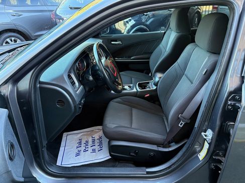 Used 2019 Dodge Charger SXT w/ Cold Weather Package image 9