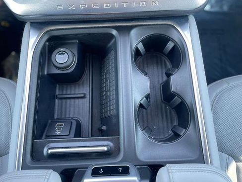 Certified 2025 Ford Expedition Max Platinum AWD/4WD image 16