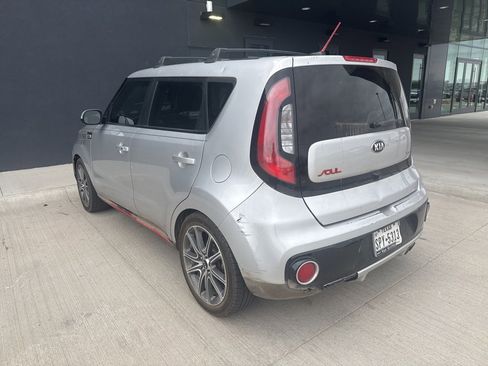 Used 2019 Kia Soul ! image 2