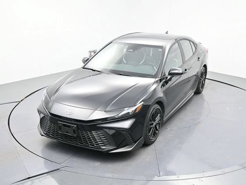 Used 2025 Toyota Camry SE FWD image 20