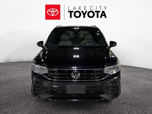 Used 2022 Volkswagen Tiguan SE R-Line image 11