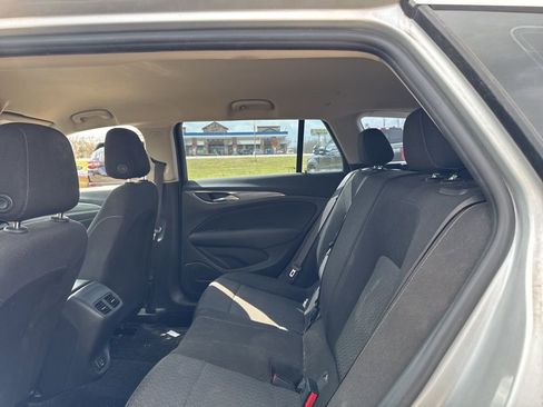 Used 2018 Buick Regal Preferred w/ Sights and Sounds Package image 9