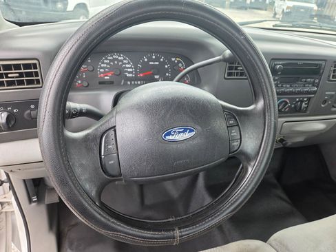Used 2003 Ford F250 XLT RWD image 11