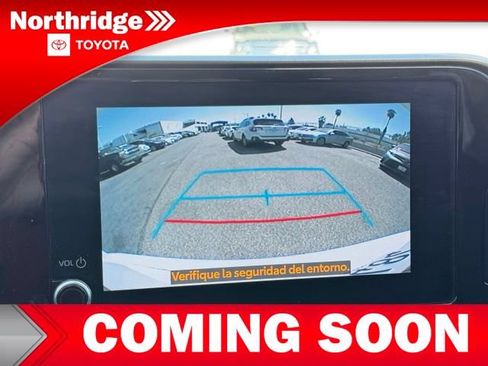 Used 2023 Toyota Highlander XLE FWD image 5