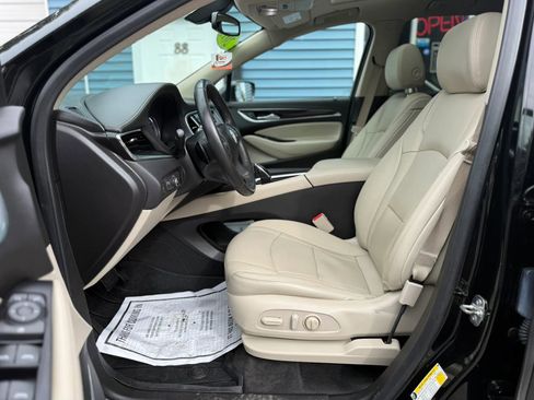 Used 2019 Buick Enclave Essence AWD/4WD image 10