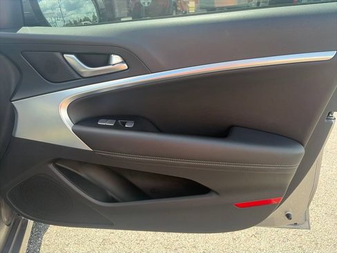 Used 2023 Genesis G70 2.0T AWD/4WD image 35