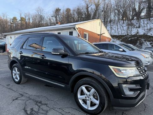Used 2016 Ford Explorer XLT w/ Equipment Group 202A AWD/4WD image 1