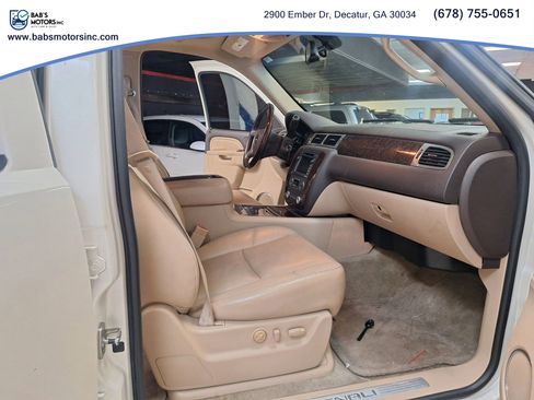 Used 2011 GMC Yukon Denali image 9