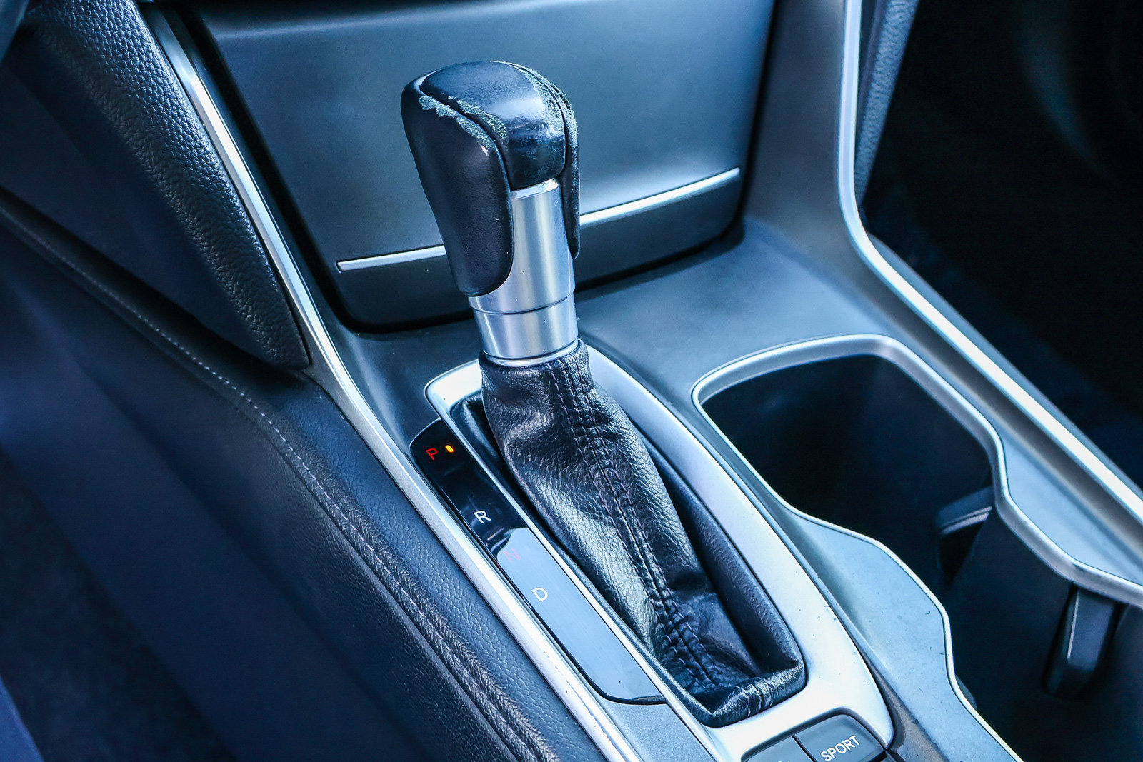 Used 2018 Honda Accord Touring image 11
