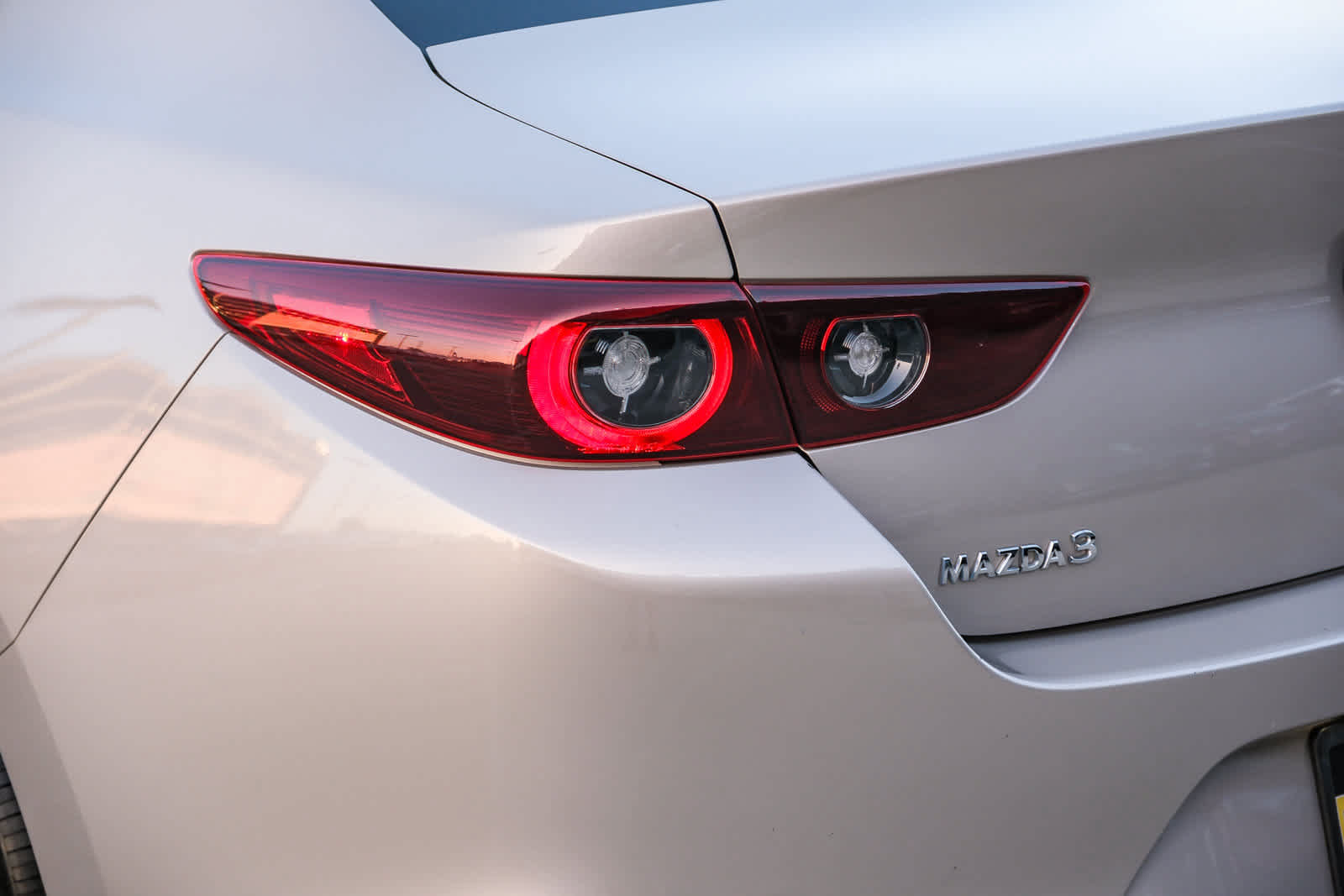 Used 2025 MAZDA MAZDA3 s FWD image 7