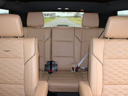 Used 2024 Cadillac Escalade Sport image 29